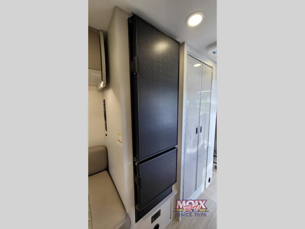2027 Thor Motor Coach Tellaro 20Y, Photos photo 16