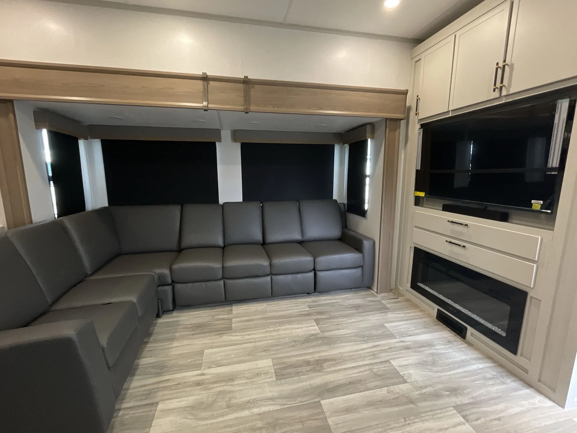 2026 dutchmen Astoria 3403RKP — living area main