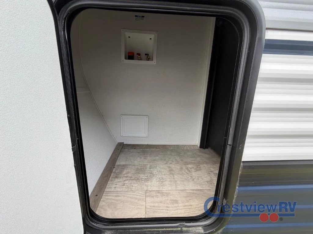 2025 Palomino Puma 32BHQS - Photo 4