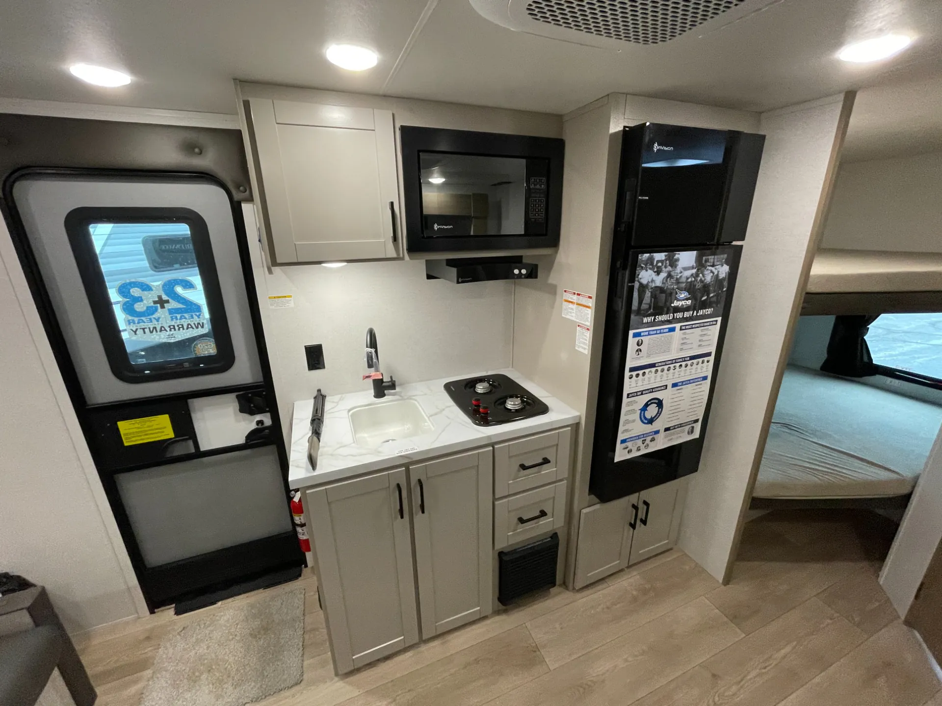 2027 Jayco Jay Flight 197MB - Photo 4