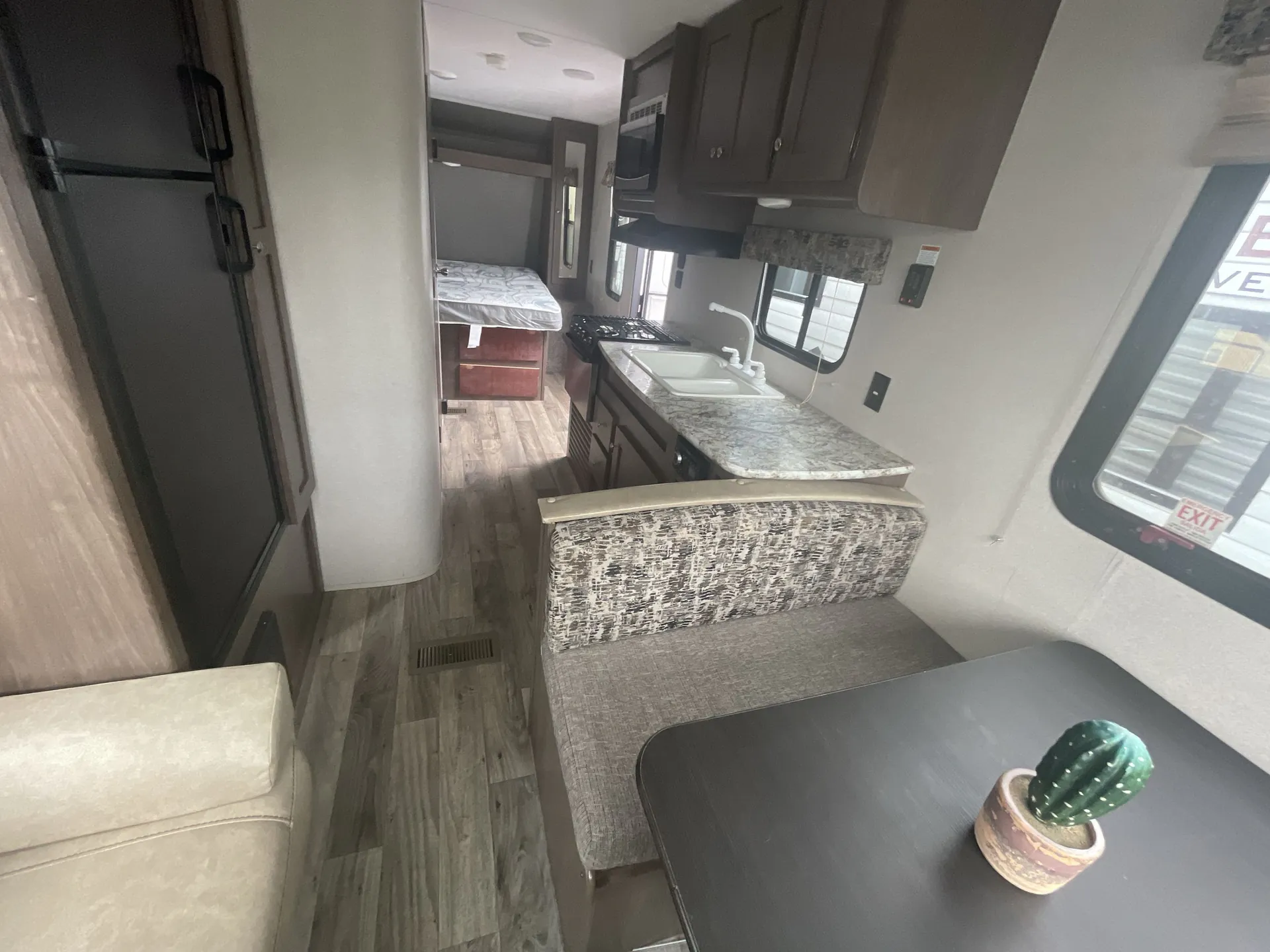 2018 Keystone Hideout LHS 202LHS — living area main
