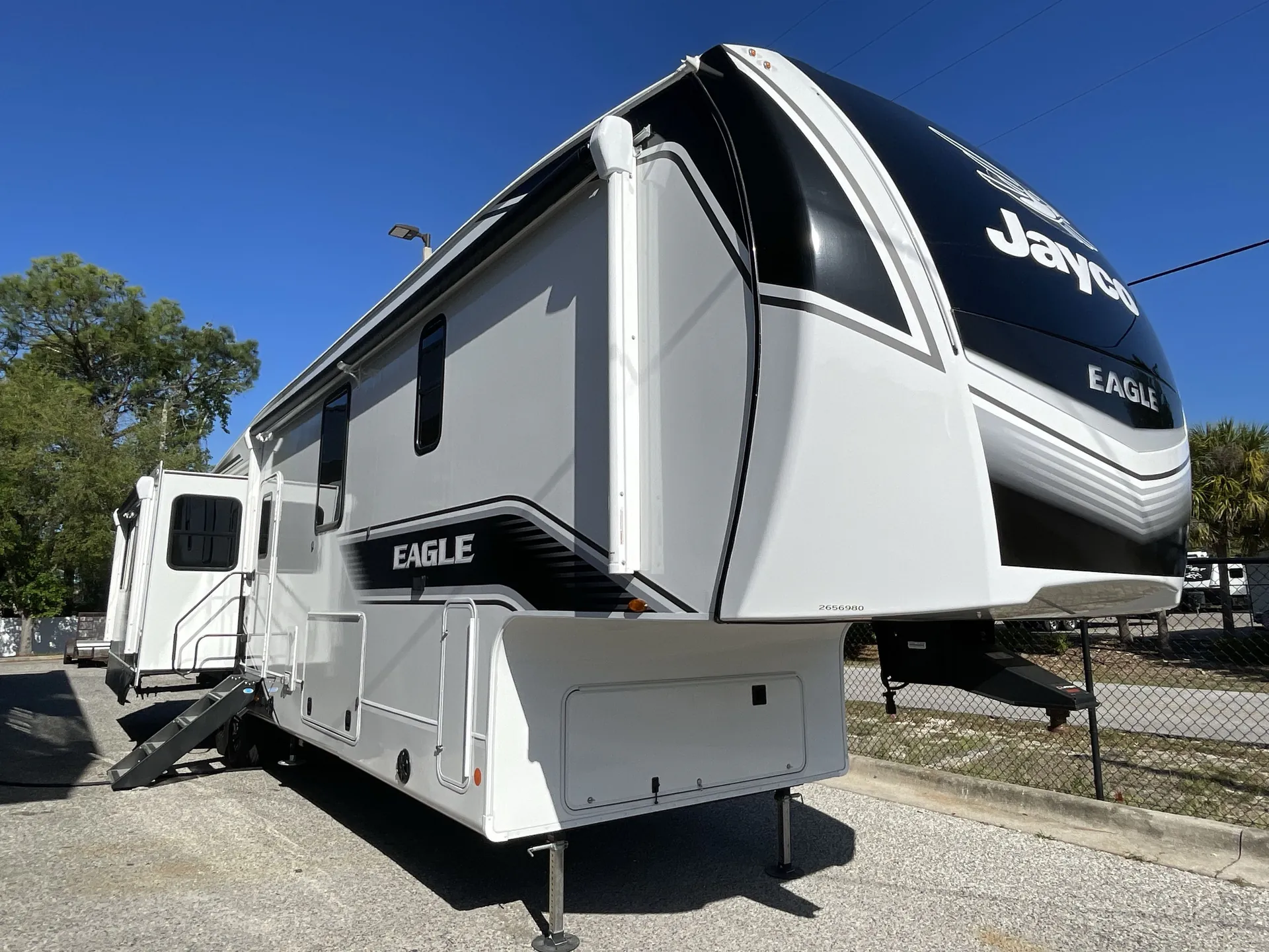 2025 Jayco Eagle 370FBTS - Photo 2