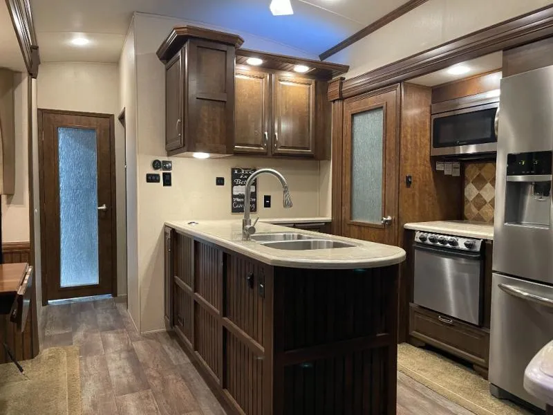 2015 Forest River RV Cardinal 3825FL - Photo 3