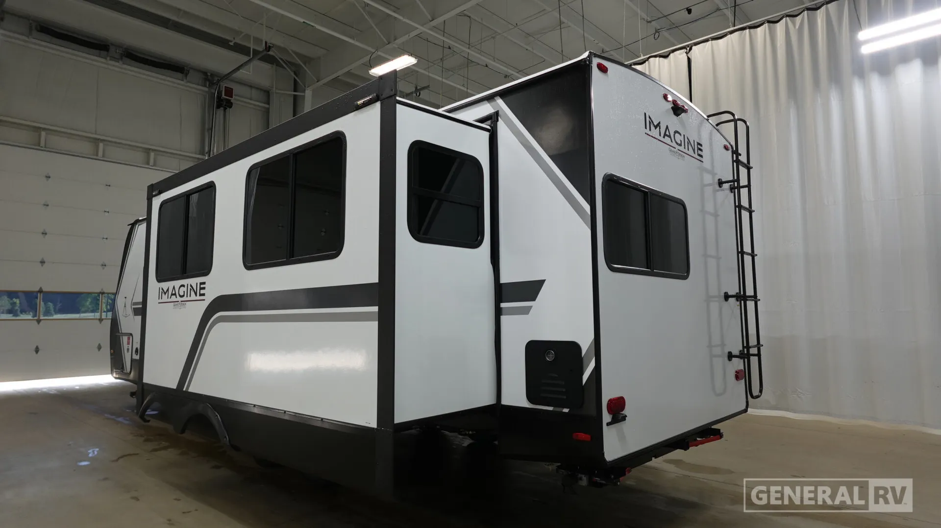 2027 Grand Design Imagine 2670MK - Photo 4