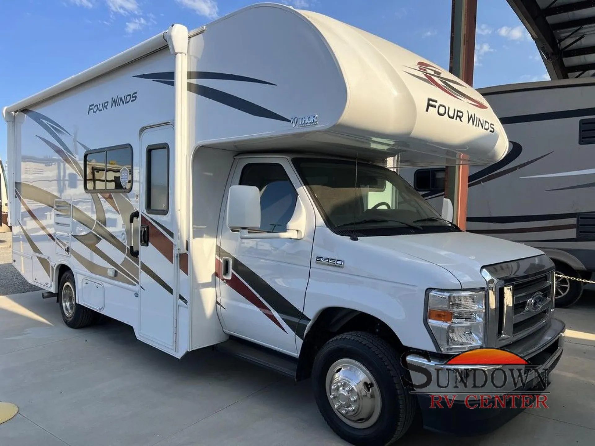 2023 Thor Motor Coach Four Winds 24F - Photo 3