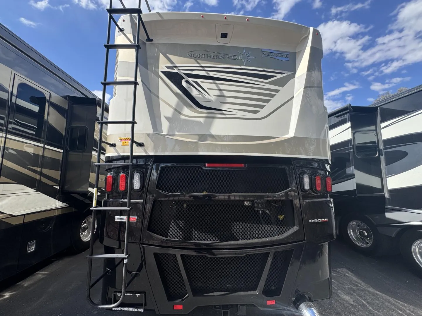 2025 Newmar Northern Star 3418 - Photo 4