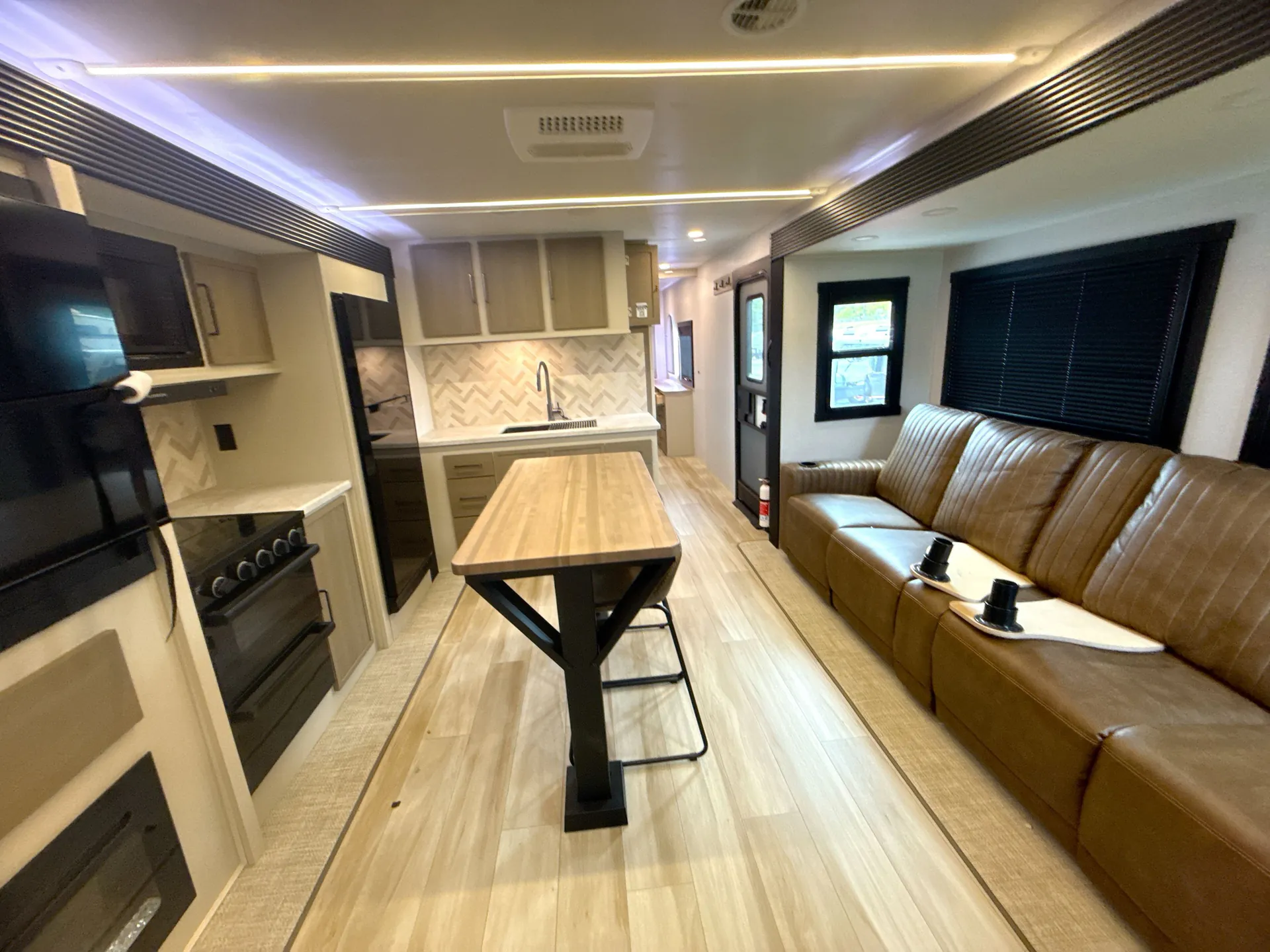 2027 Forest River Wildwood Heritage Glen 301FAM — living area main