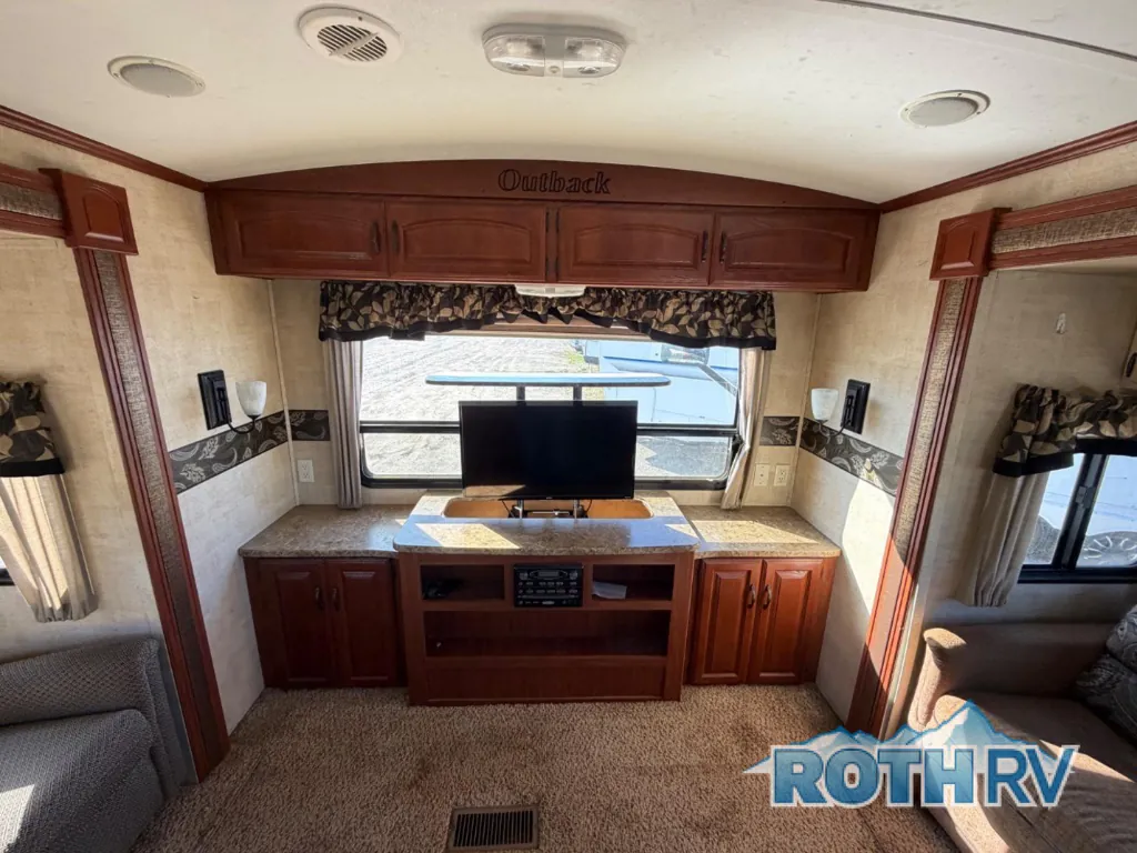 2011 Keystone Outback 298RE, Photos photo 12