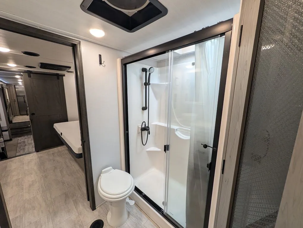 2023 Keystone Montana 3901RK, Photos photo 37