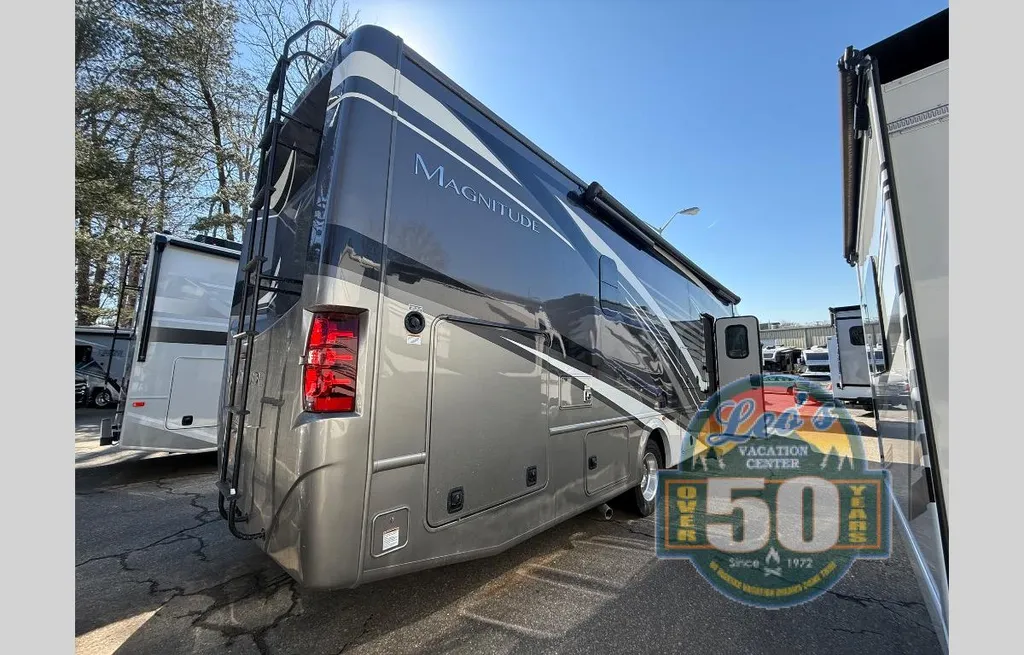 2022 Thor Motor Coach Magnitude RS36, Photos photo 4