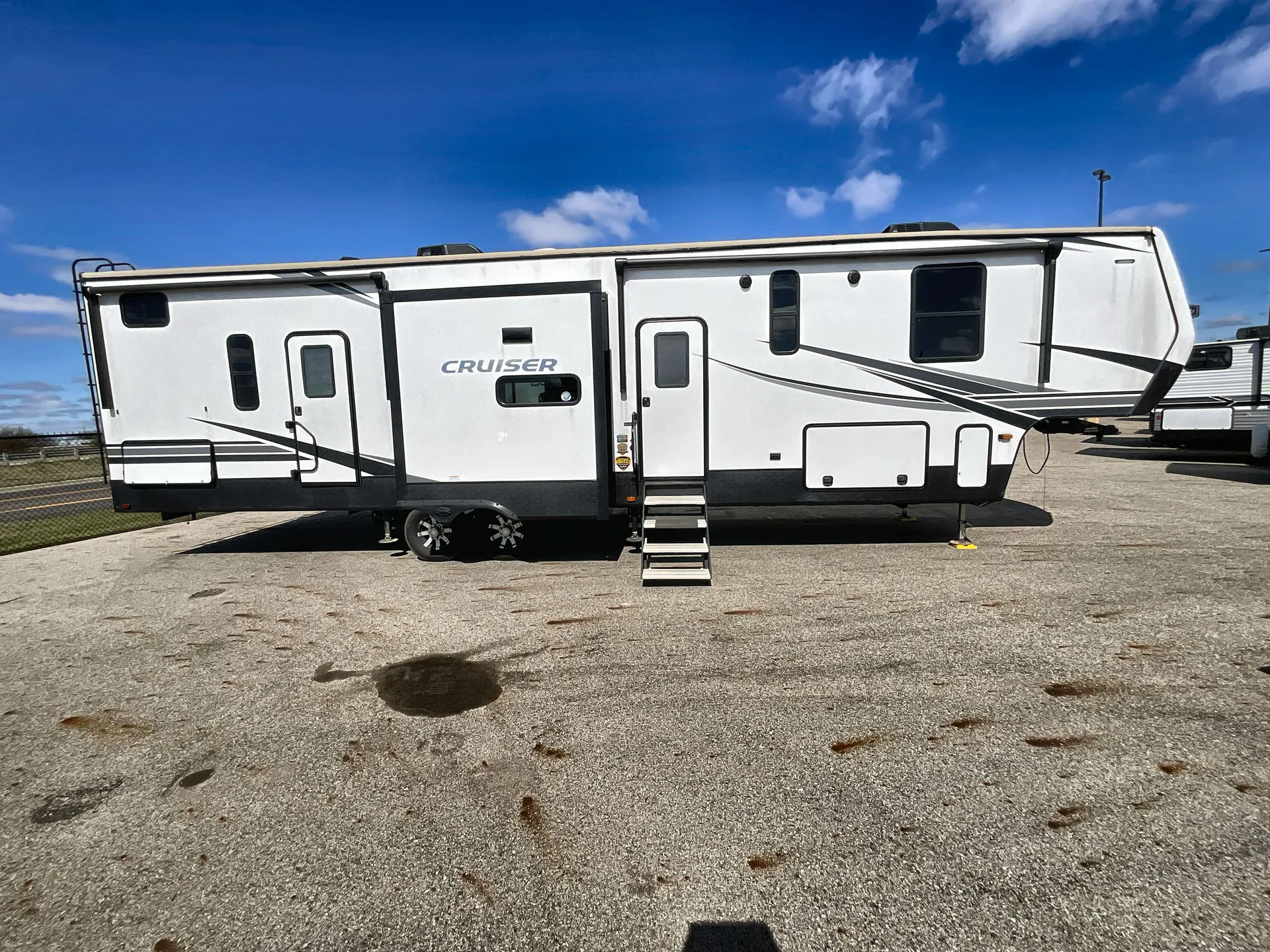 2022 CrossRoads Cruiser CR3851BL — campside