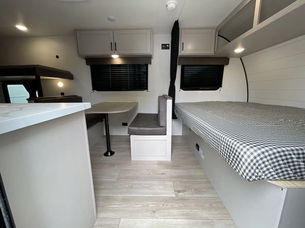2027 Jayco Jay Flight 175BH - Photo 3