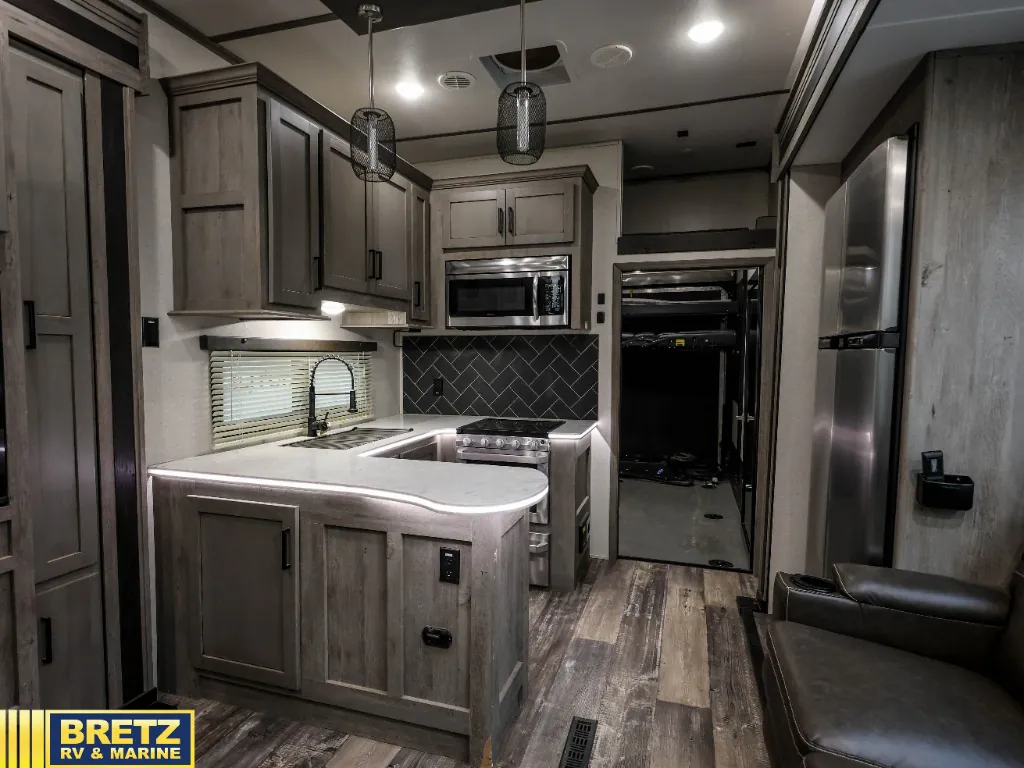 2021 Keystone Raptor 423, Photos photo 7