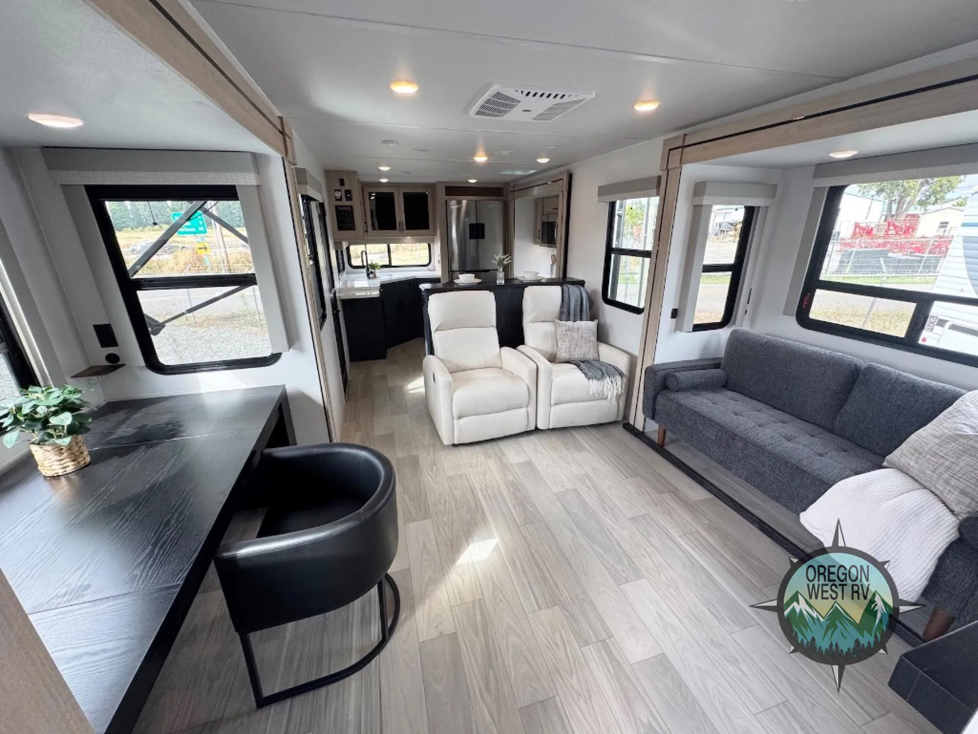 2024 Winnebago Voyage 3438RK - Photo 4