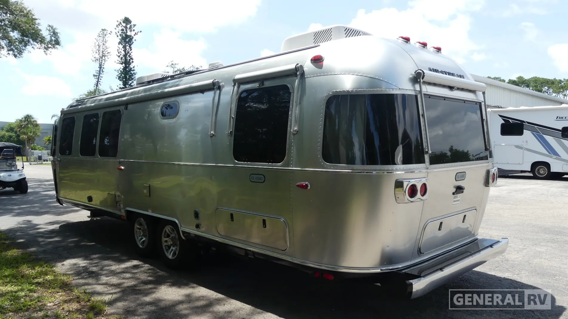 2026 Airstream Classic 30RB Twin - Photo 4