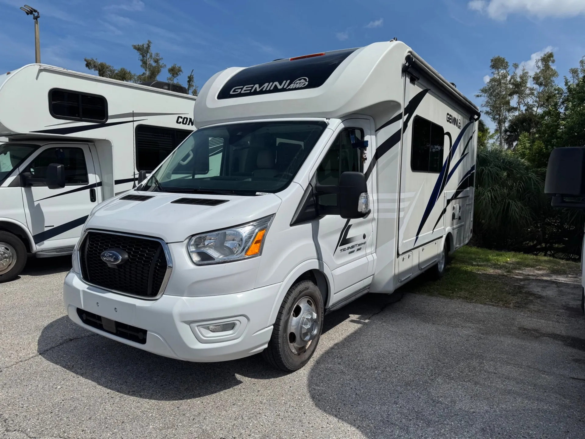2023 Thor Motor Coach Gemini 23TW - Photo 3
