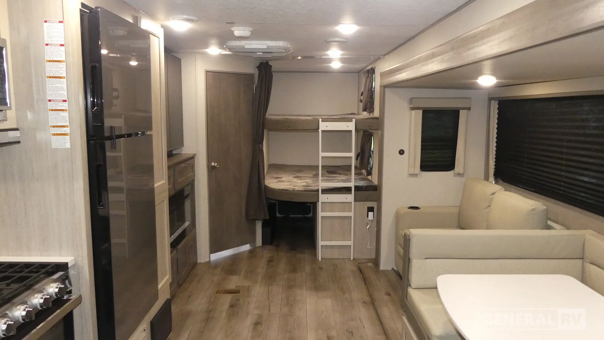 2026 Coachmen Catalina Legacy 273DBHCKLE - Photo 3