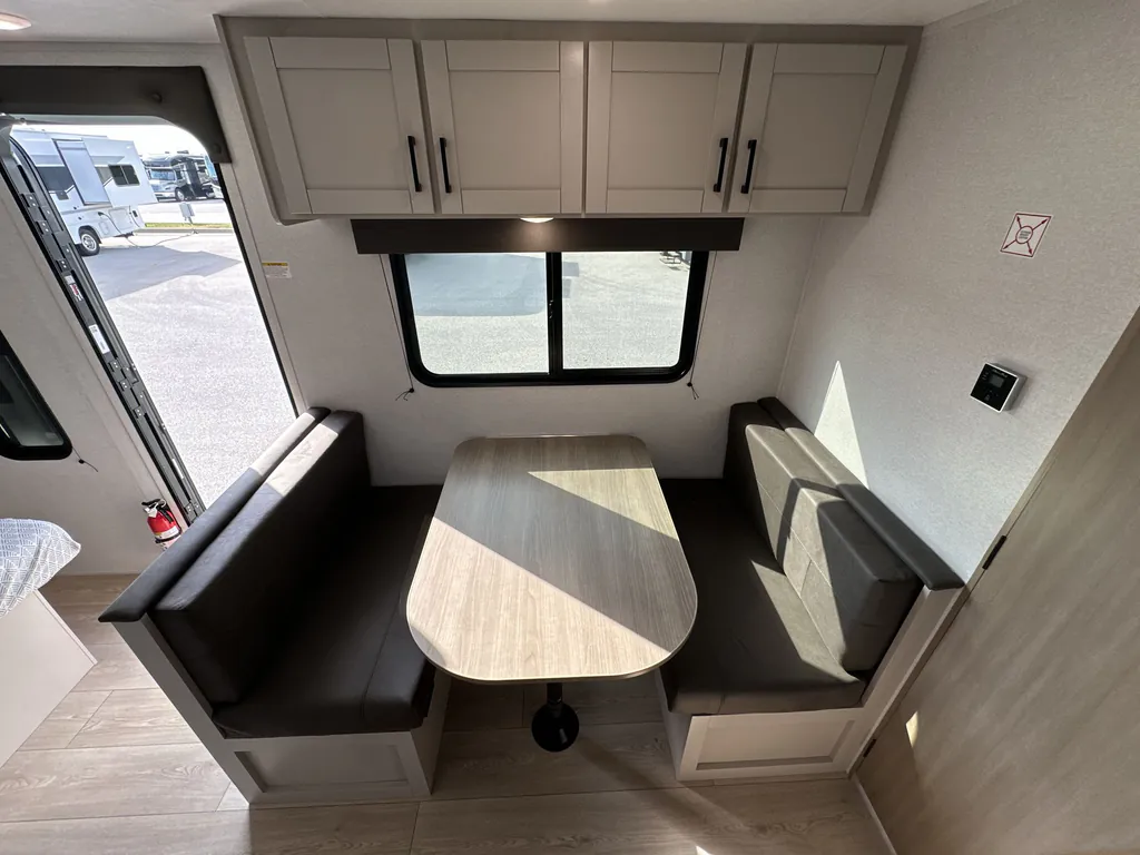 2027 Jayco Jay Flight 175FQ, Photos photo 3