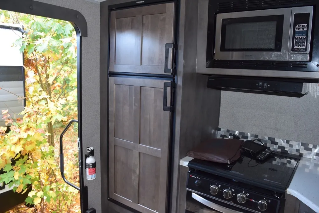 2020 Forest River Rockwood Ultra Lite 2614BS, Photos photo 12