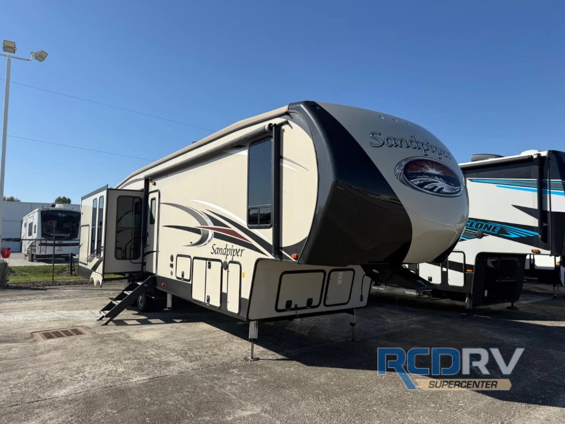 2016 Forest River Sandpiper 35ROK - Photo 2