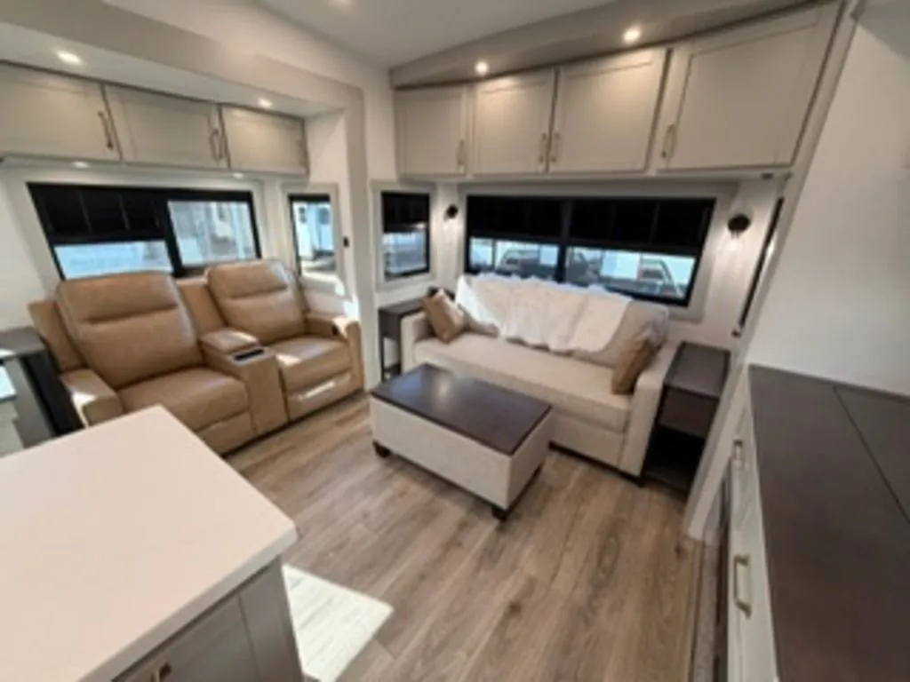 2026 Brinkley Model Z 3600, Photos photo 8