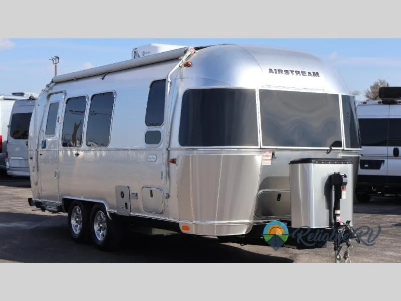 2026 Airstream Flying Cloud 23FB - Photo 2