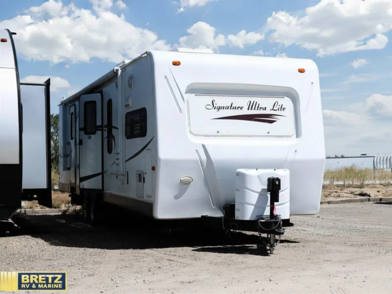 2011 Forest River RV Rockwood Signature Ultra Lite 8315BSS - Photo 4