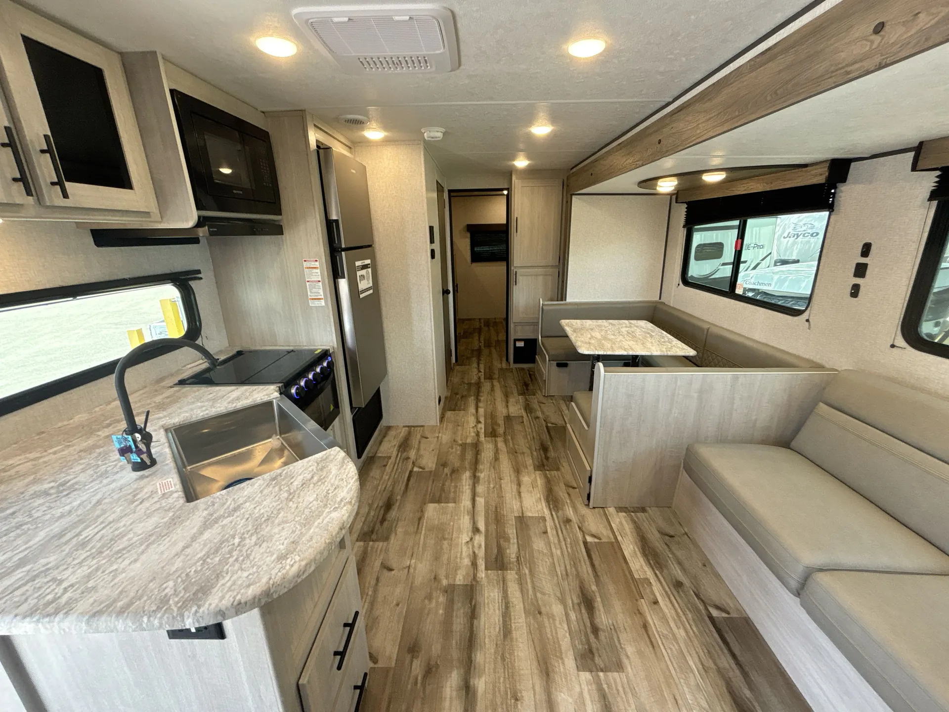 2025 crossroads Zinger 340BH - Photo 4