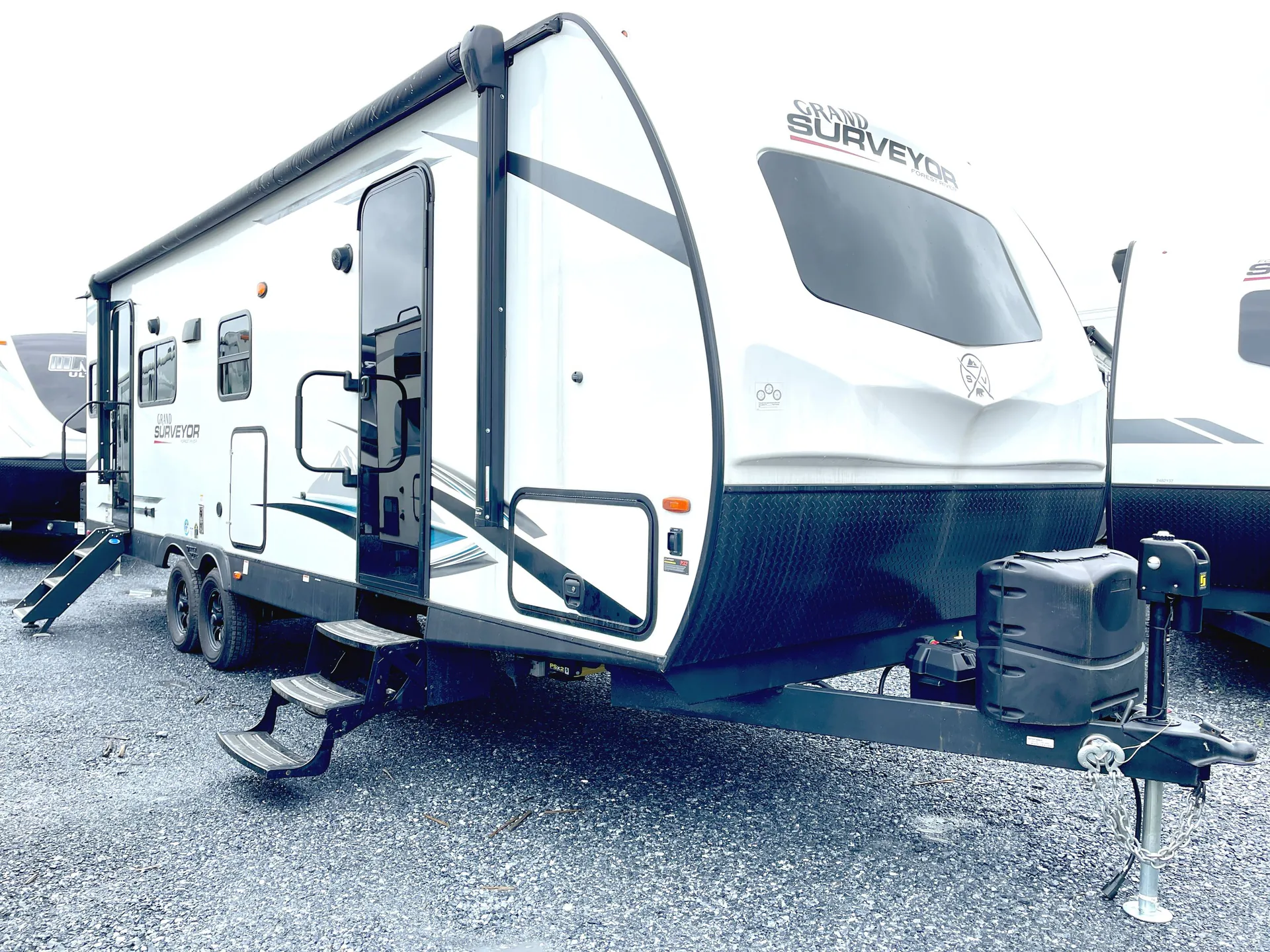 2023 Forest River Grand Surveyor 253RLS - Photo 2
