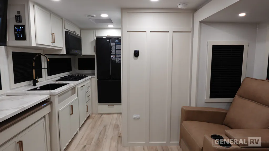 2026 Brinkley Model Ix 20X, Photos photo 2