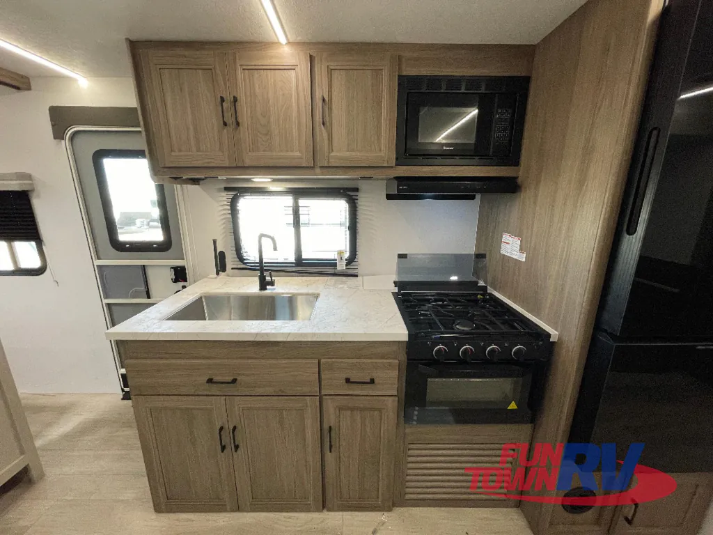 2026 Coachmen Freedom Express Select 29SE, Photos photo 13