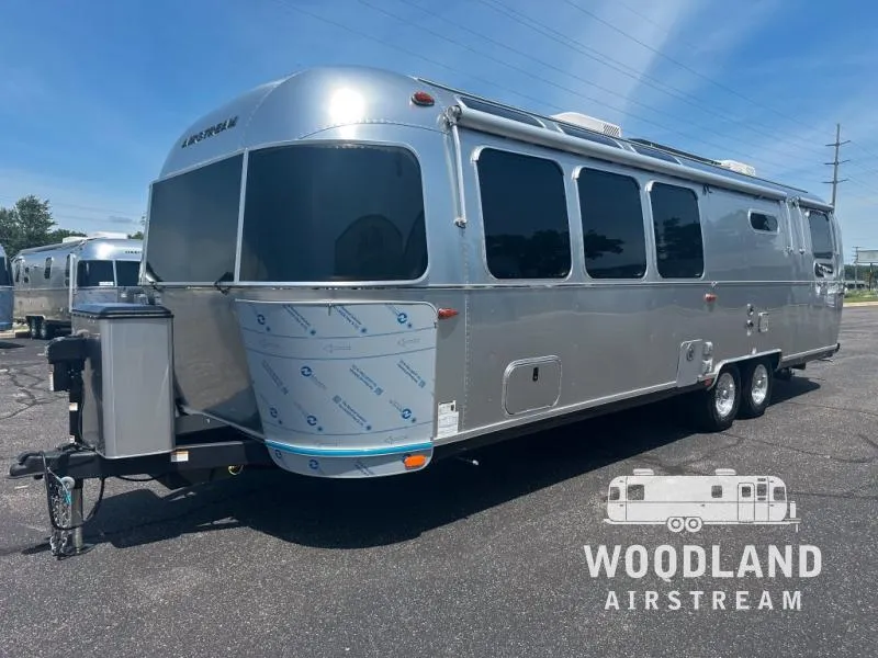 2026 Airstream Globetrotter 30RB - Photo 3