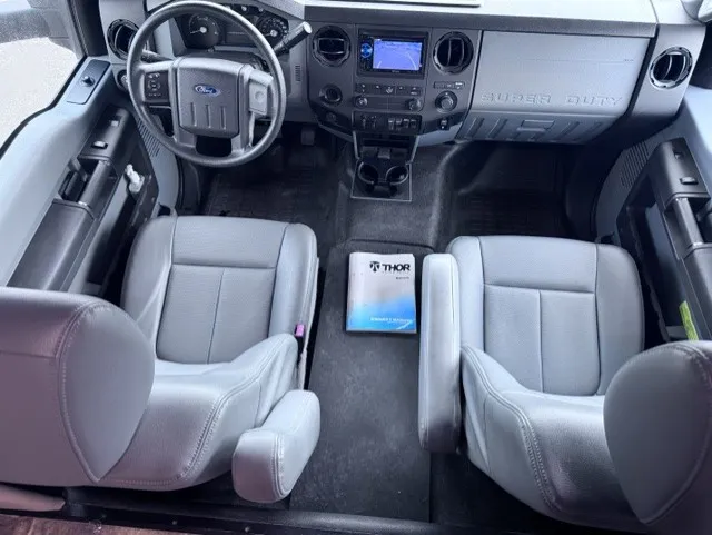 2015 Thor Motor Coach FOURWINDS 35SK - Photo 4