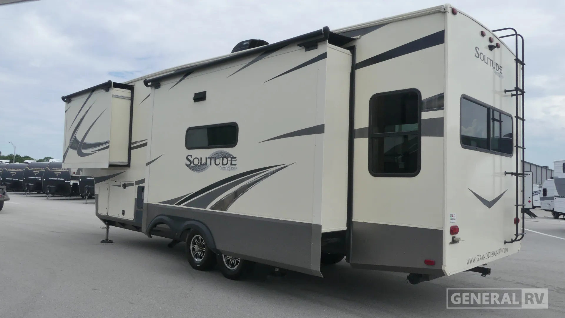 2019 Grand Design Solitude S-Class 2930RL-R - Photo 4
