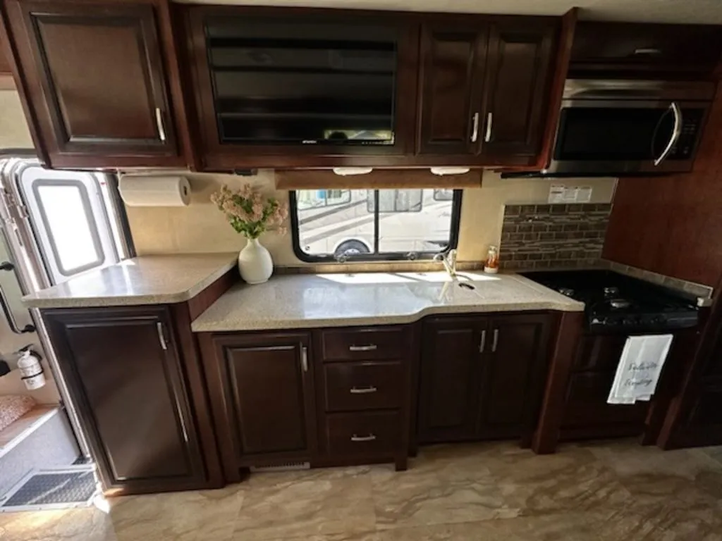 2017 Holiday Rambler Admiral 31W - Photo 3