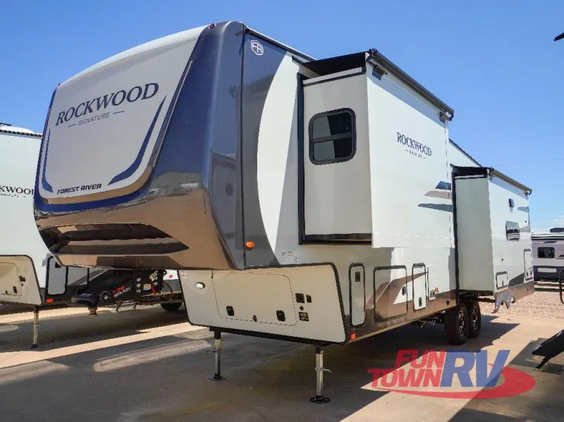 2026 Forest River Rockwood Signature 361RL - Photo 4