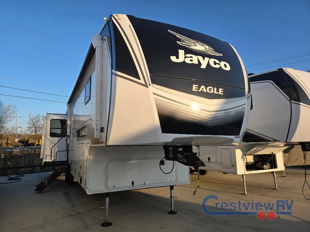 2026 Jayco Eagle 335LSTS - Photo 3