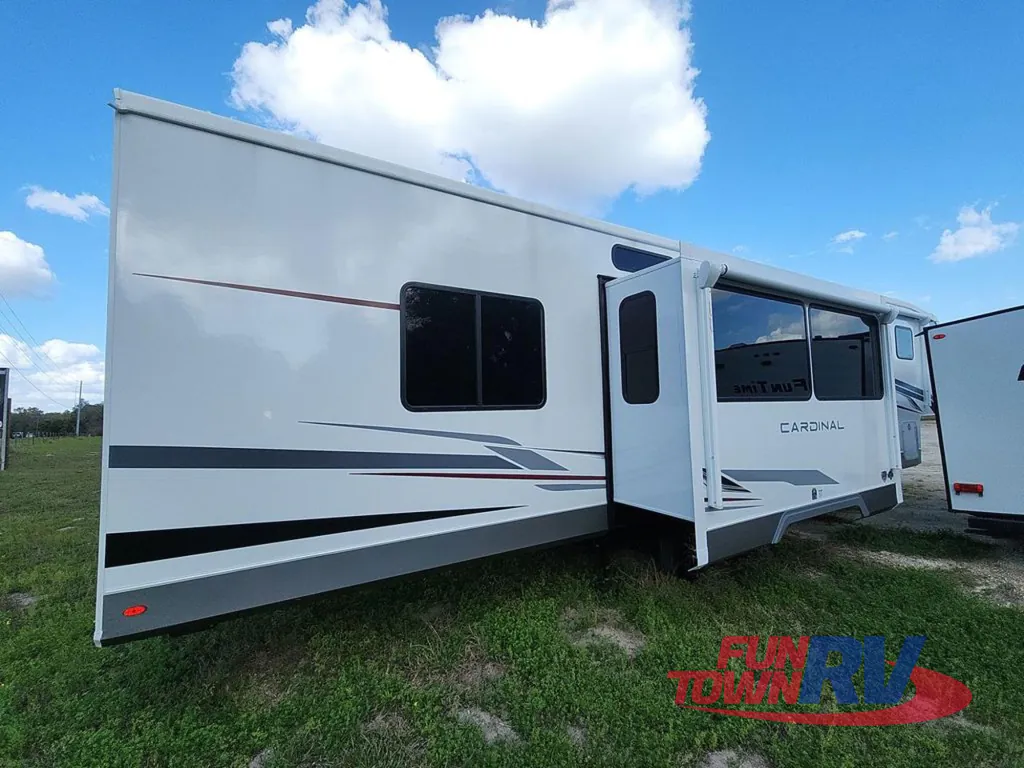 2026 Forest River Cardinal 35CRIB, Photos photo 9