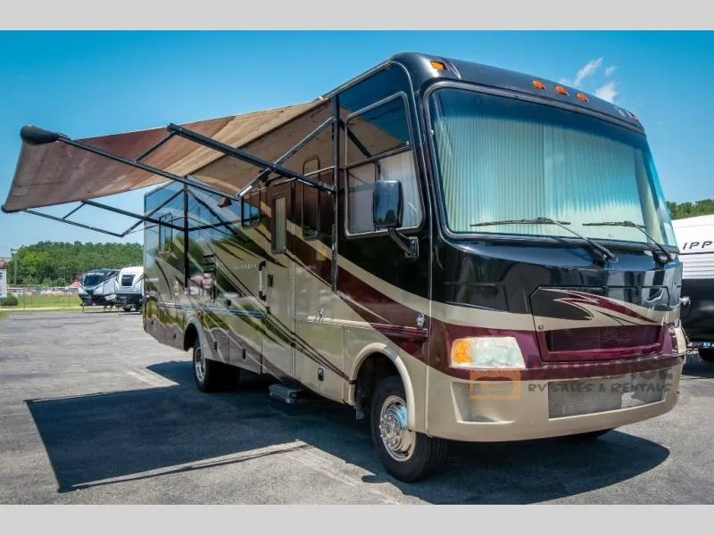 2011 Thor Motor Coach Daybreak 3211 - Main photo