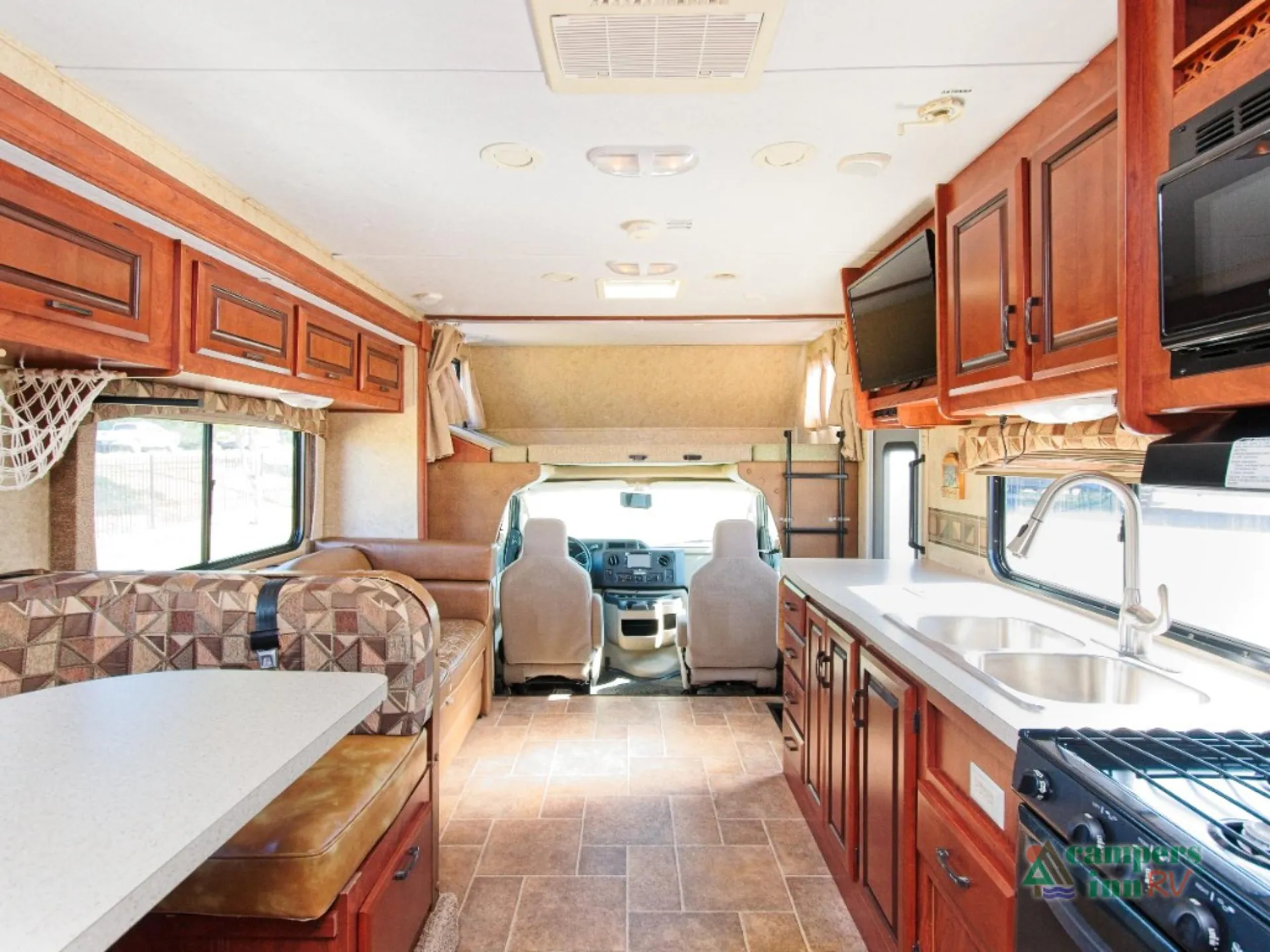 2012 Forest River Sunseeker Classic 3010DS - Photo 4