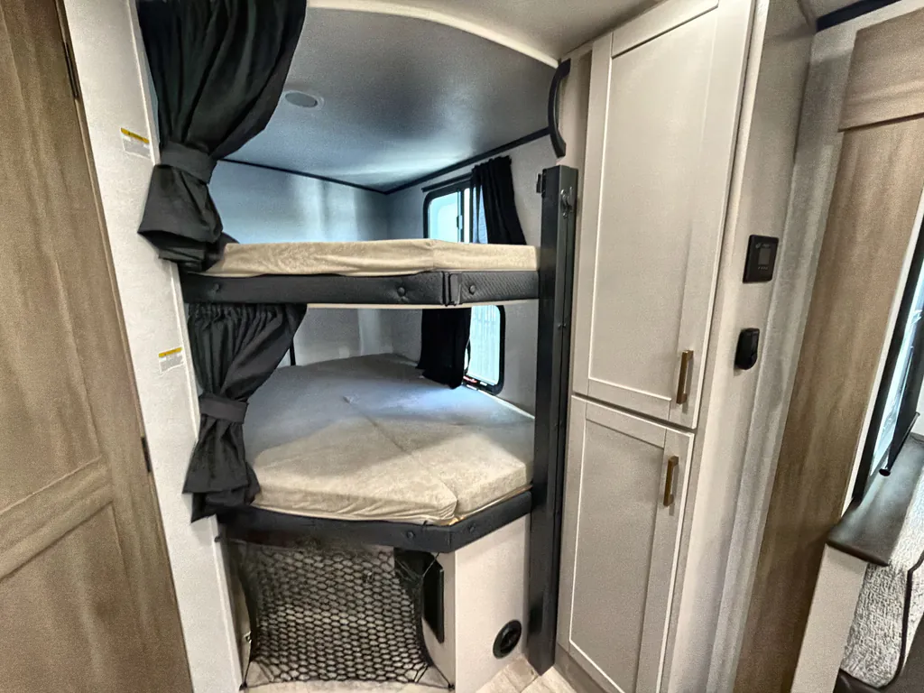 2027 Jayco Jay Feather 29BHB, Photos photo 38
