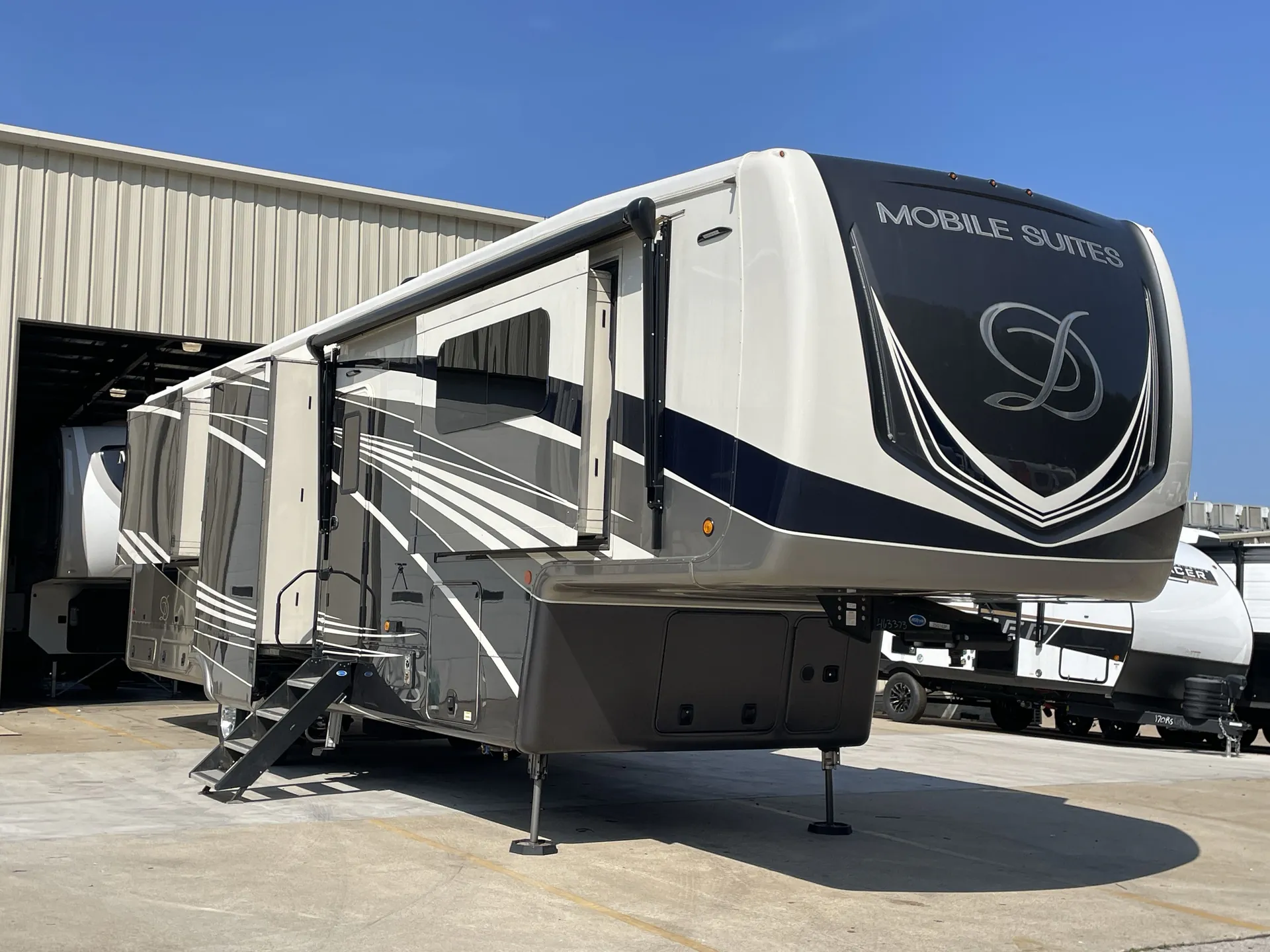 2021 DRV Mobile Suites 41FKMB - Photo 2