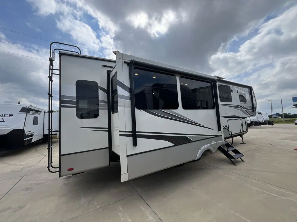 2022 Keystone Montana 3231CK, Photos photo 6
