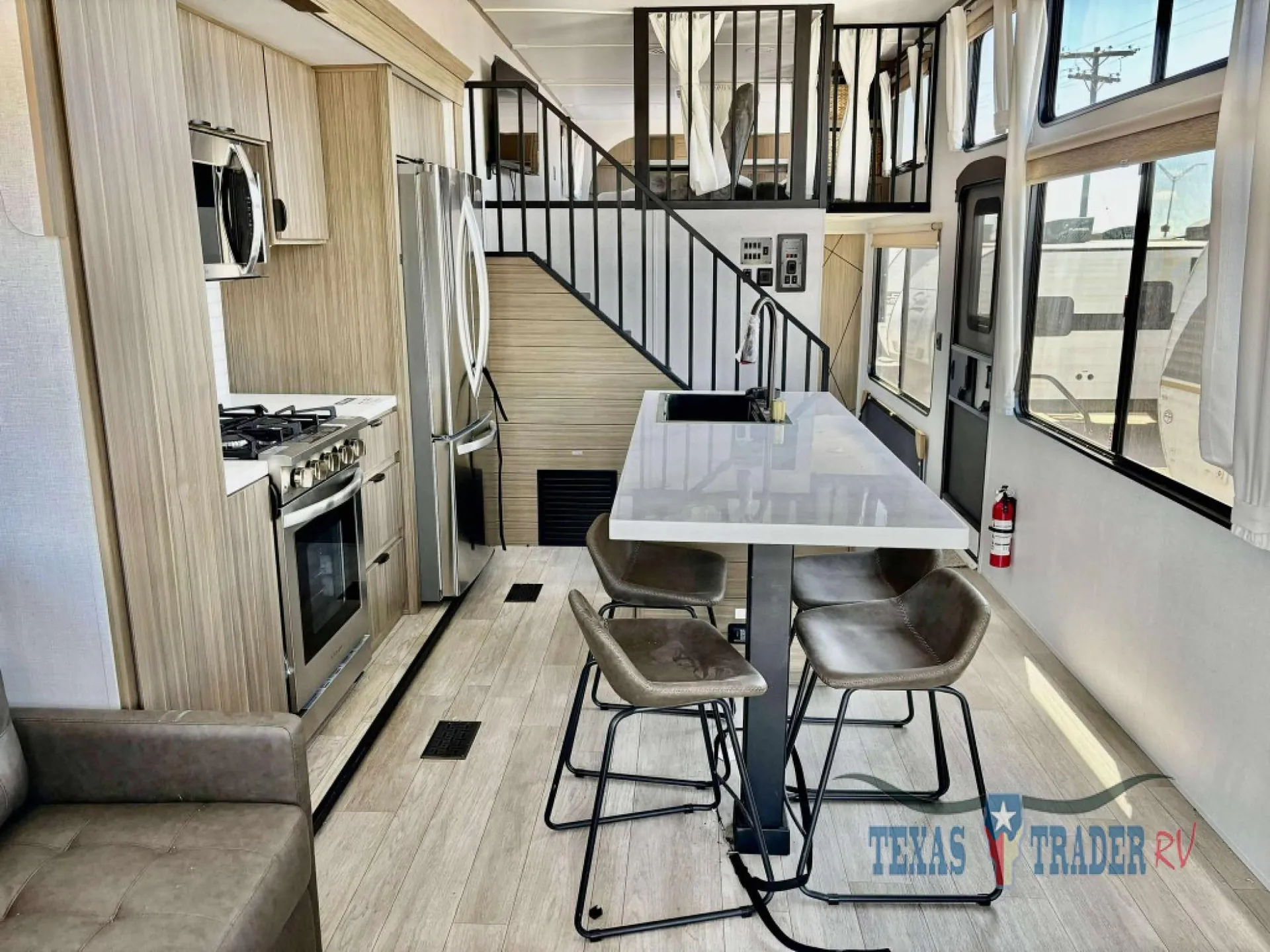 2025 Forest River Wildwood Grand Lodge 42VERANDA — Photo 6