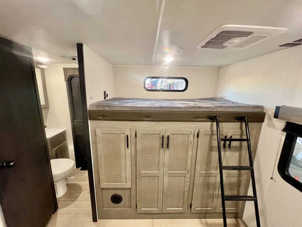 2026 Forest River Cherokee Alpha Wolf 33BH, Photos photo 56
