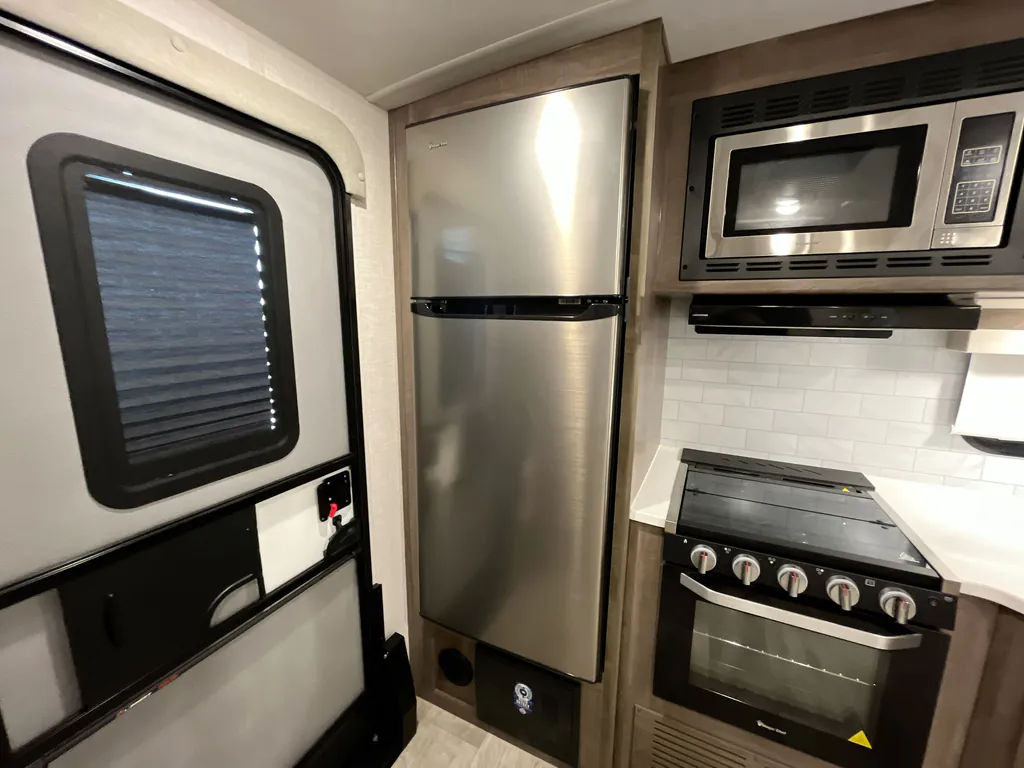 2023 Forest River Rockwood Ultra Lite 2614BS, Photos photo 8