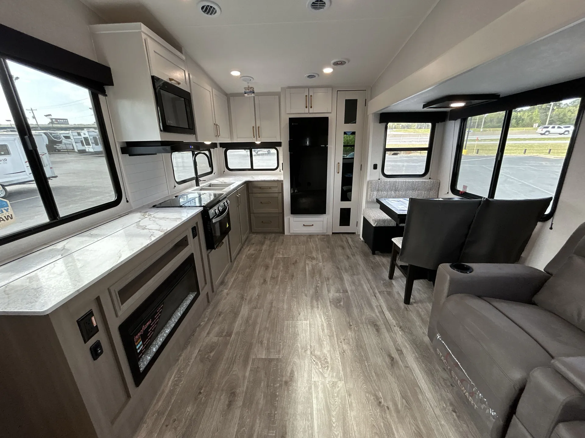 2026 Jayco Eagle Sle 28RKS — living area main
