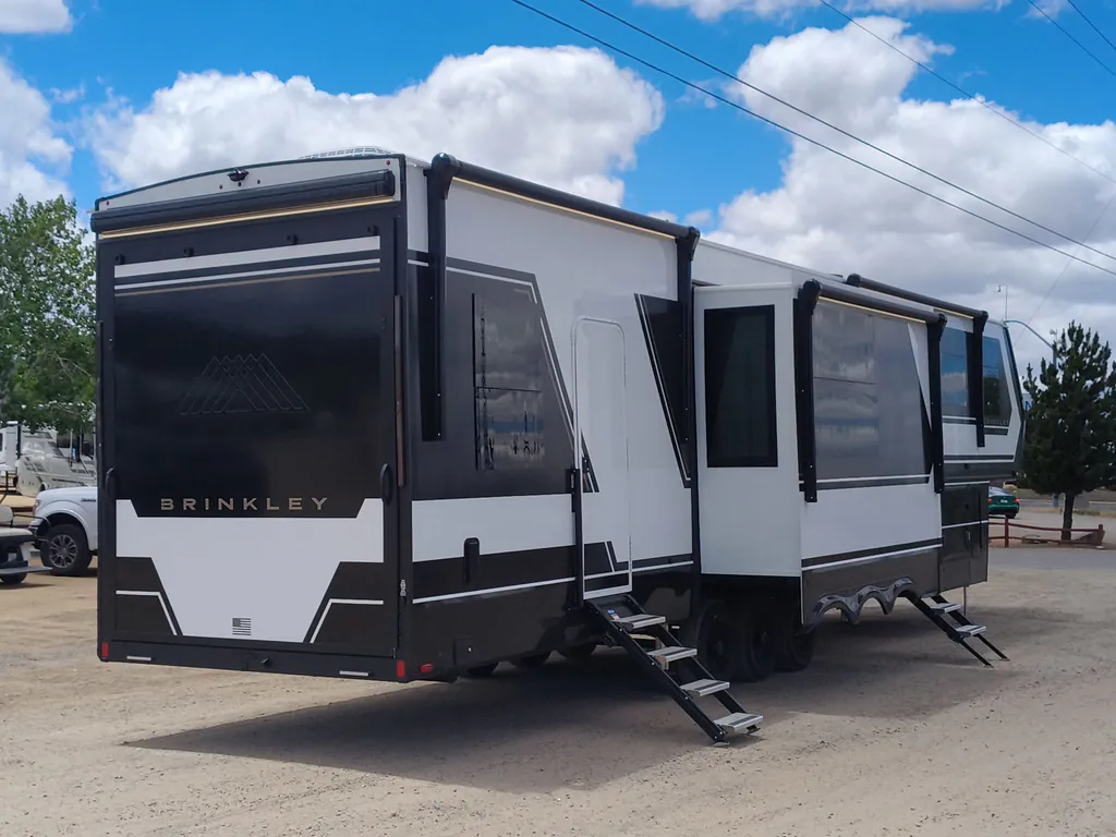 2026 Brinkley Model G 4150, Photos photo 4