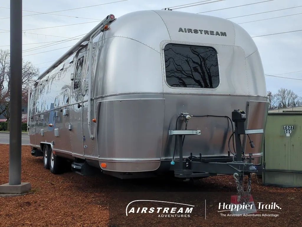 2010 Airstream Flying Cloud 25FB - Photo 2