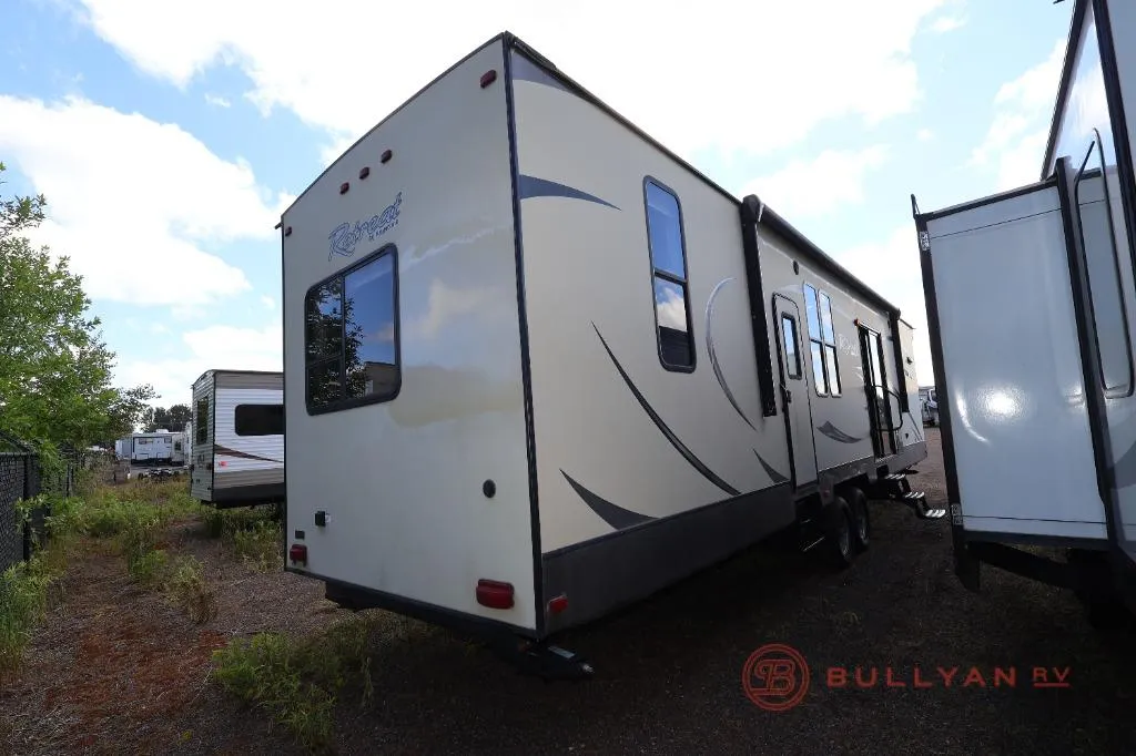 2017 Keystone RV Retreat 39BHTS - Photo 3